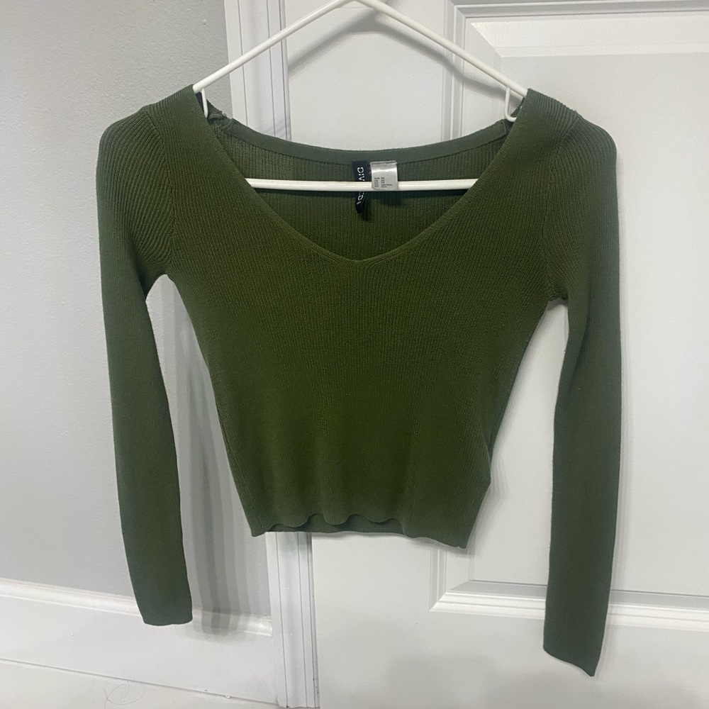 H&M green long sleeve top/crop top